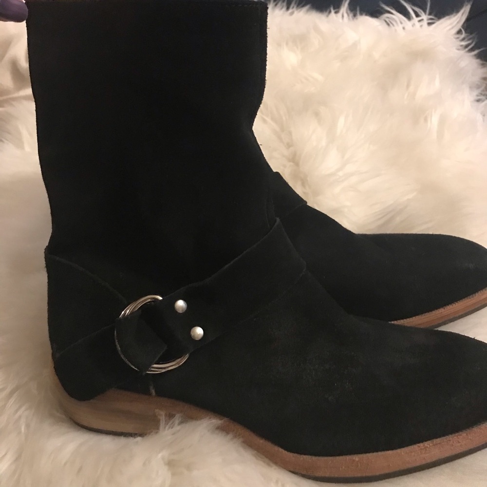 Free People-black suede ankle boots